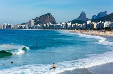 Copacabana: saiba o que fazer no bairro mais famoso do Brasil