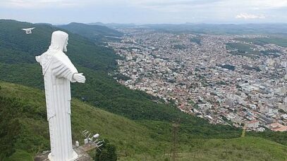 Além das Nuvens: O Cristo Redentor de Poços de Caldas