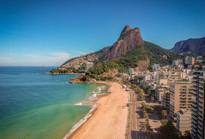 Sob o Sol Carioca: Dicas Imperdíveis para Turistas de Primeira Viagem