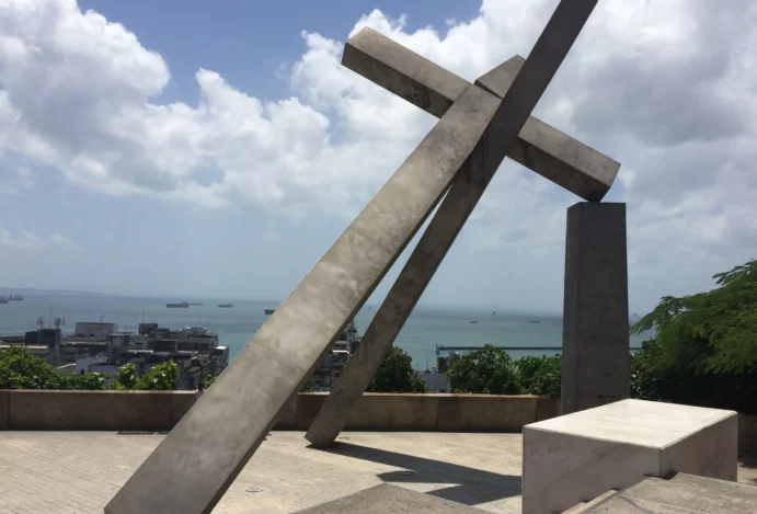 Salvador Monumento Cruz Caiada