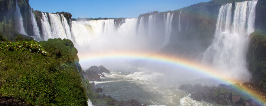 Foz do Iguaçu: Onde a Natureza, a Cultura Deslumbrante e as Grandes Economias te Esperam