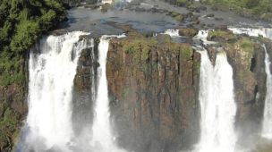 Entre as Águas e a História: Foz do Iguaçu como Um Espelho de Sustentabilidade e Cultura