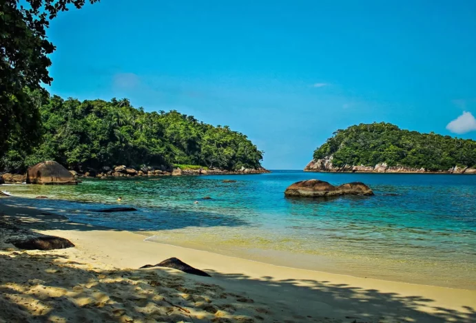 O que fazer em Ubatuba? Descubra as belezas naturais e atividades imperdíveis neste paraíso litorâneo