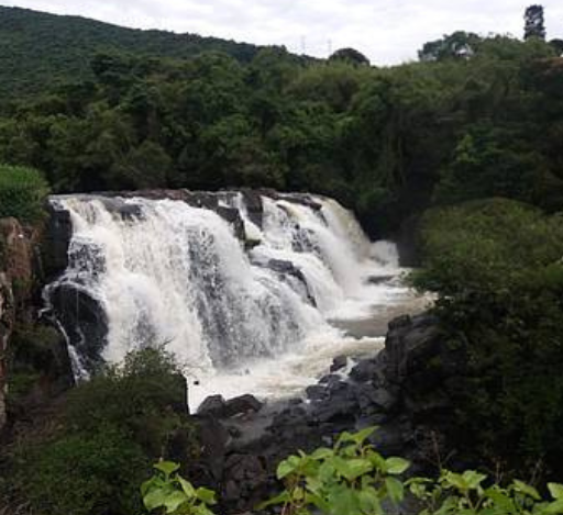 Descubra as maravilhas de Poços de Caldas: águas termais, parques e muito mais!