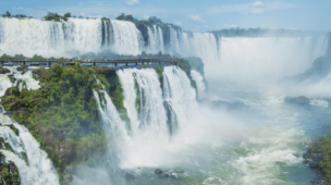 Saldão Nacional Inn Foz do Iguaçu: Onde as Ofertas Fluem Como Quedas D'água