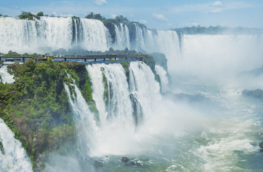 Saldão Nacional Inn Foz do Iguaçu: Onde as Ofertas Fluem Como Quedas D’água