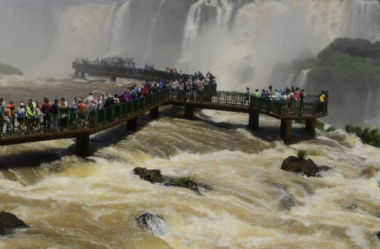 Cataratas da Inteligência: Foz do Iguaçu Como Finalistas no Prêmio DTI