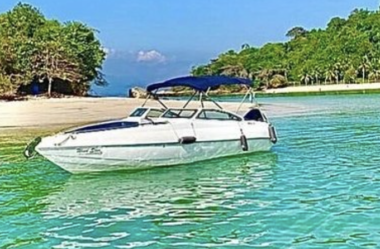 Angra dos Reis: Explore o Azul Turquesa de Lancha!