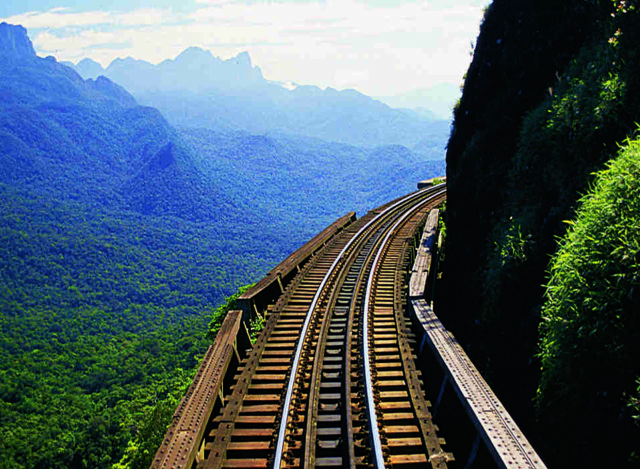 Shopping Relógio em Campos do Jordão: Um Charme no Coração de Capivari