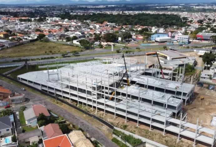 Passeio de Compras em Curitiba: Vitrine, Glamour e Compras em Cada Shopping!