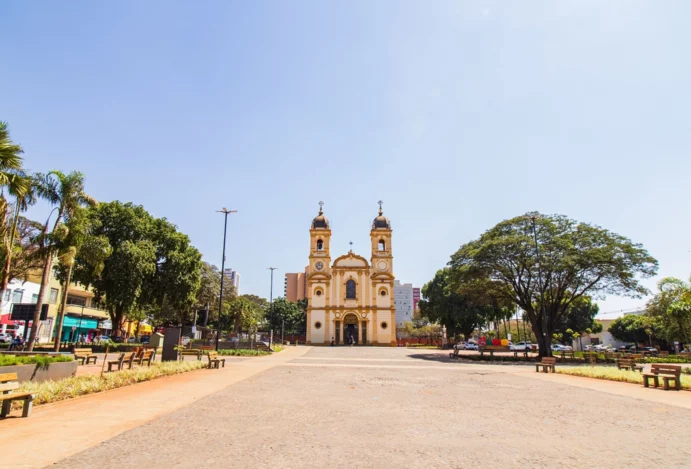 Explore a Via das Comitivas em Barretos: Um Passeio pela Cultura Sertaneja e História