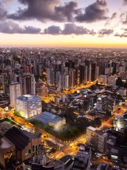 Um Guia para Explorar a Vida Noturna na Cidade dos Pinhais..