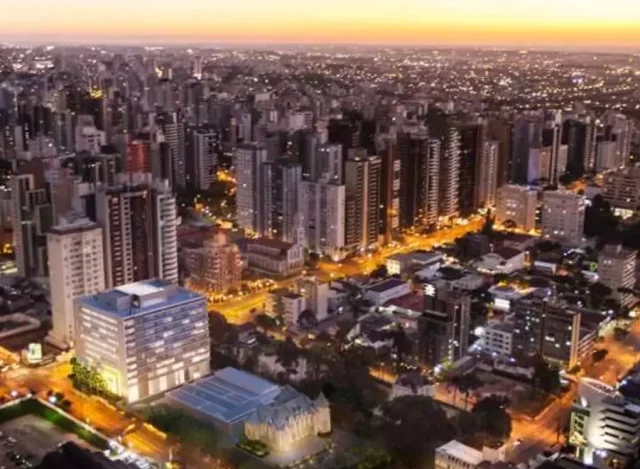 Curitiba à Noite: Um Guia para Explorar a Vida Noturna na Cidade dos Pinhais