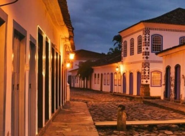 Cores do Passado: Uma Viagem no Tempo pelo Centro Histórico de Angra dos Reis