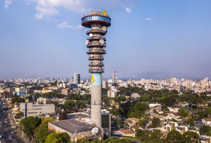A Torre Panorâmica e a Maravilha de Ver Curitiba de um Novo Angulo