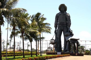 Barretos: O Berço do Rodeio Brasileiro e o Monumento ao Peão de Boiadeiro