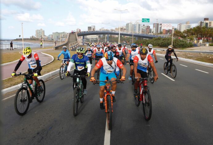 Ciclismo na Orla de Salvador: Uma Aventura à Beira-Mar na Capital Baiana