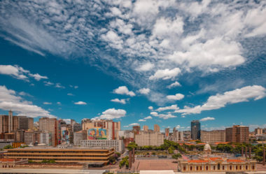 Descubra Belo Horizonte e a Vibrante Rua Sapucaí: Um Mergulho na Cultura e Vida Noturna da Capital Mineira