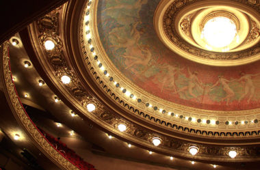 O Theatro Municipal: Uma Joia Cultural no Coração do Rio de Janeiro