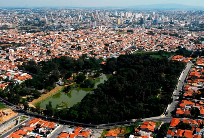 Praça Pio XII: Um Refúgio de Tranquilidade e História no Coração de Sorocaba