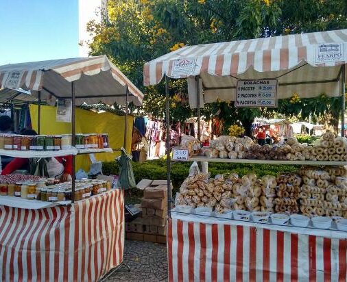 Luzes, Arte e Pipoca Gourmet: O Encanto da Vila do Artesanato em Poços de Caldas!