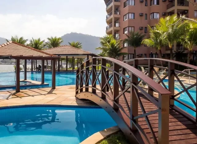 Memórias à Beira-Mar: Celebre no Paraíso de Angra!