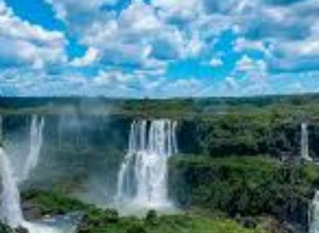 Cyber Week em Foz: Cataratas, Aventuras e Descontos de Cair o Queixo!