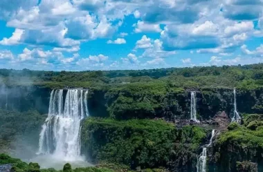 Foz do Iguaçu: Encantos e Economia Turística