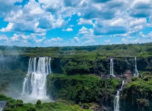 Foz do Iguaçu: Encantos e Economia Turística