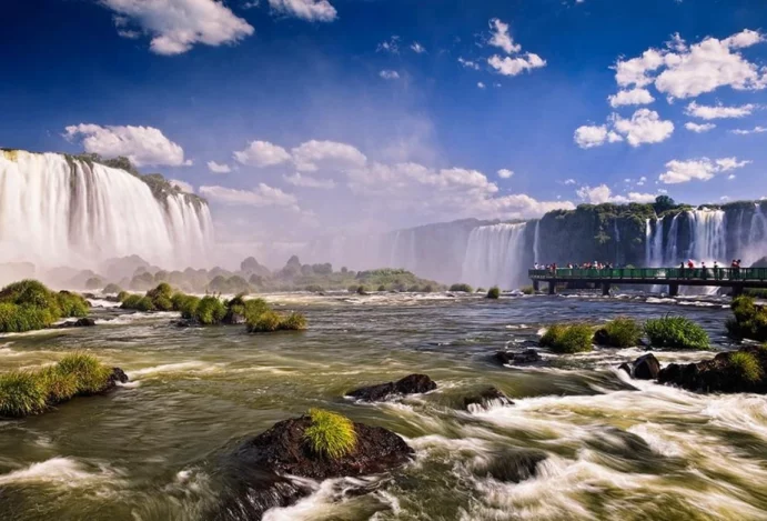 Foz do Iguaçu: A Virada de Ano que Tem a Força das Cataratas!