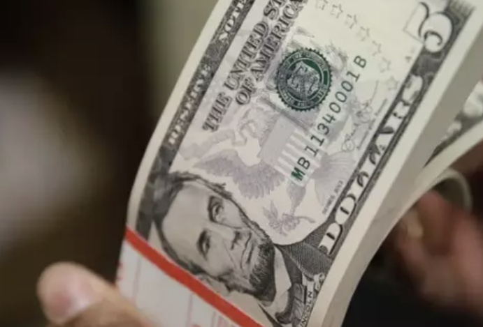 Com alta do dólar, brasileiros preferem viagens nacionais