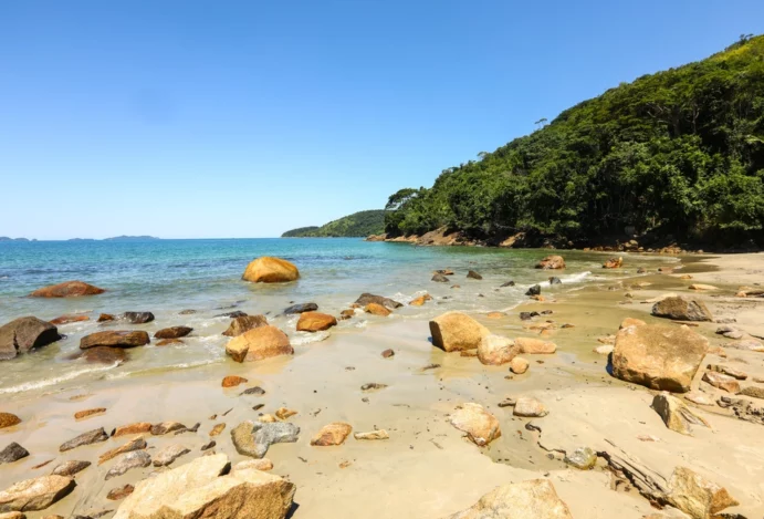 Roteiro de Dois Dias no Guarujá: Explorando Praias e Atrações Imperdíveis