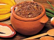 Onde comer um bom barreado em Curitiba: Descubra o sabor autêntico do Paraná