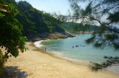 A Praia do Éden: Pequena no mapa, gigante em beleza
