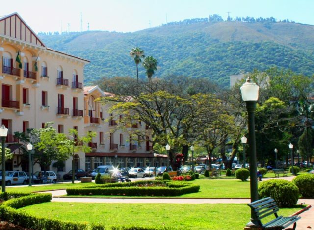 Olhar Sulfuroso: Um Passeio Fotográfico pelo Coração das Thermas de Poços de Caldas
