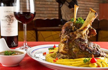 Carnes exóticas, fondues e um clima de montanha: já conhece o La Gália?