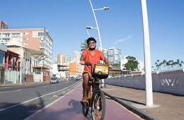 Descubra Salvador em duas rodas: pedalando pela orla da Pituba até Itapuã