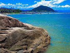 Natureza no Guarujá: trilhas, mar e aquele refúgio pra recarregar