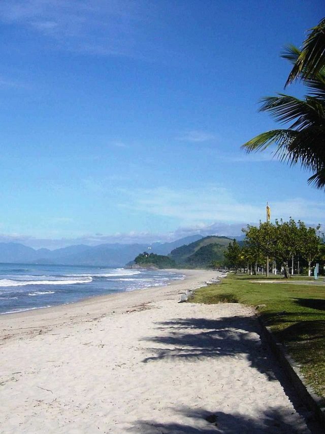 Praia de Mambucaba em Angra dos Reis