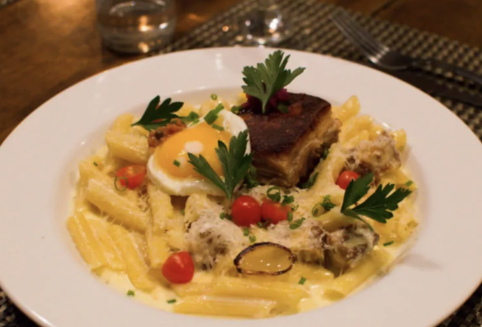 mae-pai-e-filha-no-sof-e97ff908