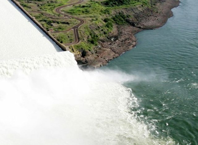 As Maravilhas de Foz do Iguaçu e o Gerenciamento de Resíduos