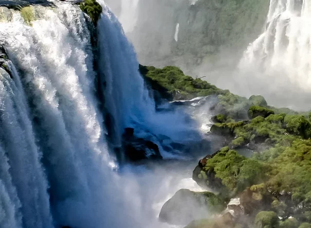 Ingressos para as Cataratas do Iguaçu: A Porta de Entrada para um Mundo de Maravilhas