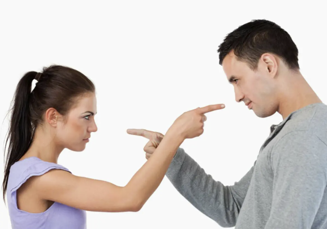 Casa, Comida e Alma Lavada: Rindo e se Reconhecendo no Teatro de Poços de Caldas