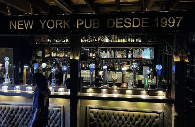 28 Anos de Bar, Risada e Rock'n'roll: O New York Pub Faz Aniversário em Grande Estilo!