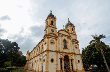 Catedral do Divino Espírito Santo: Patrimônio Histórico e Religioso de Barretos