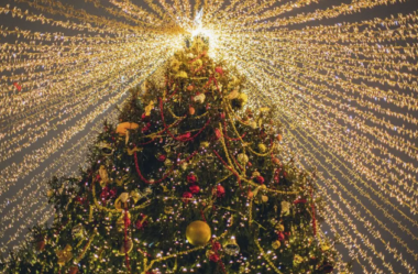 Natal Poços de Luz 2025: O Brilho que Redesenha o Jeito de Caminhar por Poços