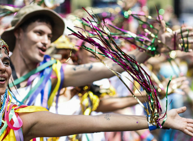 Carnaval de Poços de Caldas 2026: Programação Completa, Blocos e Dicas de Hospedagem