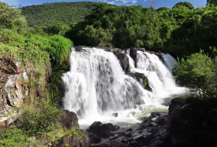 Véu das Noivas em Poços de Caldas: Natureza e Emoção no Sul de Minas