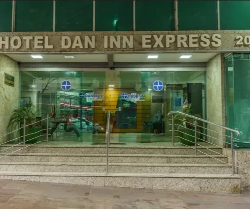 Hotel centro Porto Alegre: a base prática para quem vem cuidar da saúde, estudar ou fechar negócio
