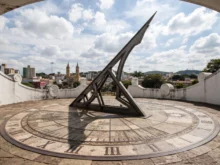 Ver mais: O céu como ponteiro: por dentro do Relógio do Sol de Franca